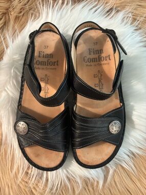 Finn Comfort Black Leather Strappy Sandals with Decorative Buttons